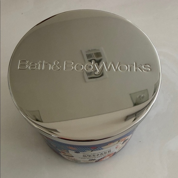 BATH & BODY WORKDS Bath 3 Wick Sweater Weather Candle - Picture 4 of 8